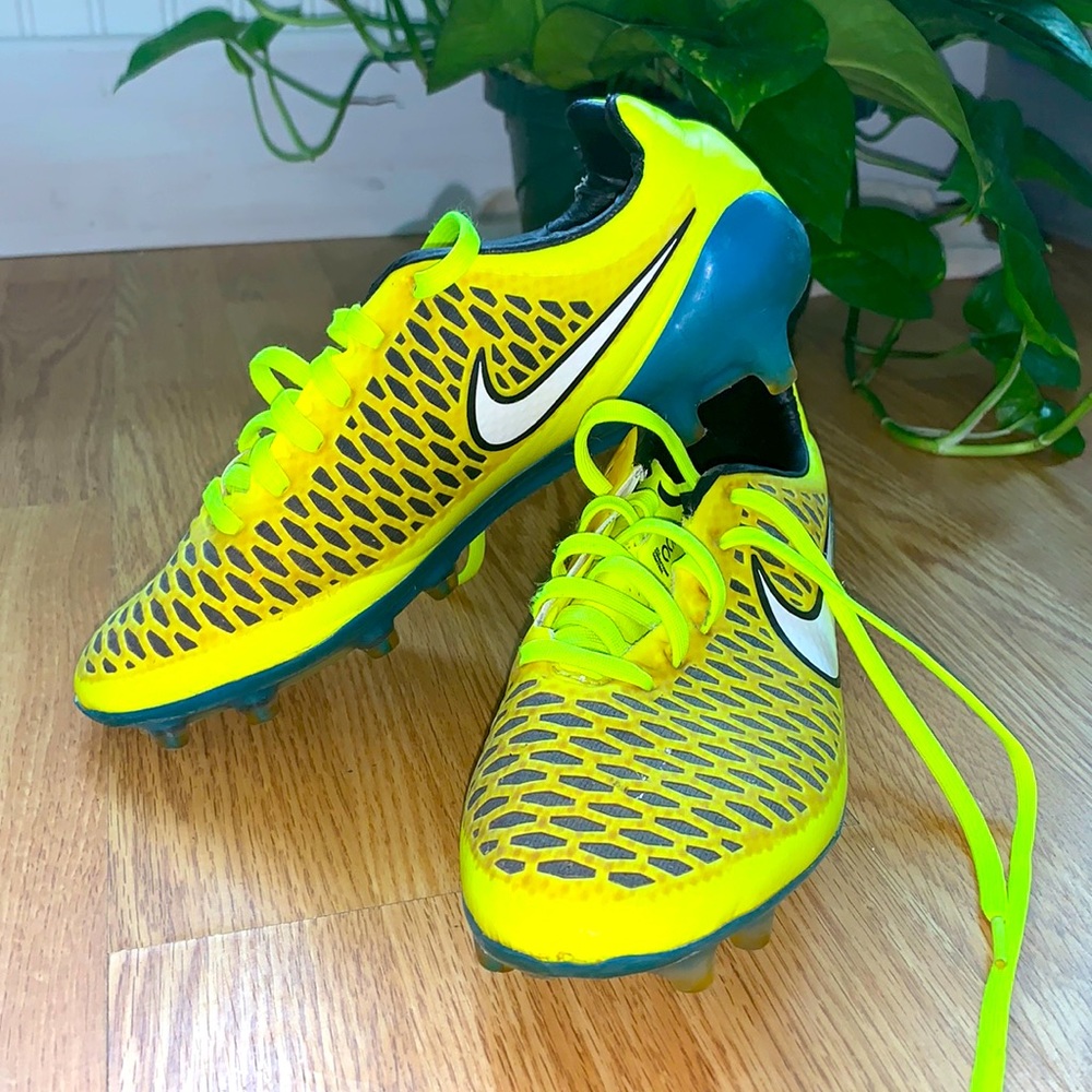 Womens Nike Magista Soccer Cleats